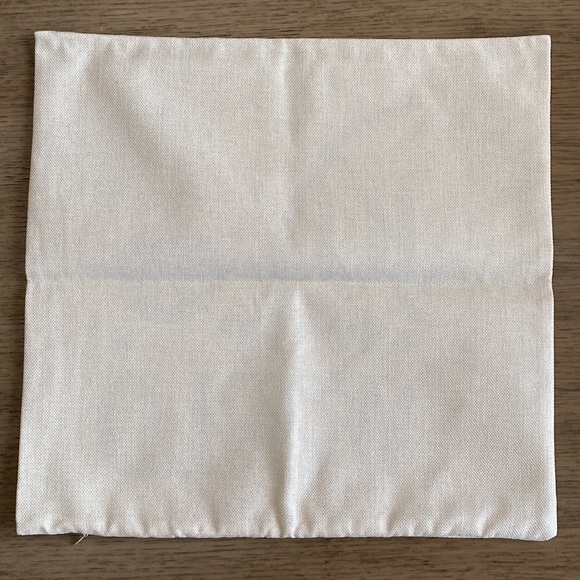 4 pillow covers New in Package Christmas Pillow Covers Set of 4 - Picture 6 of 9